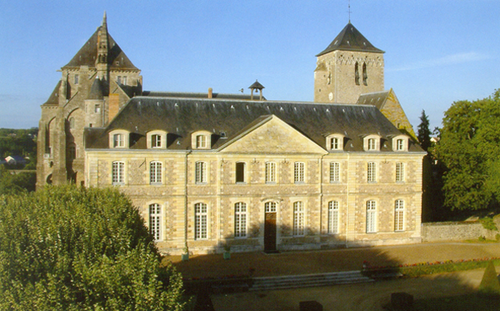 Abbaye de Solesmes, façade du prieuré mauriste (Photo : G. LANDRON)